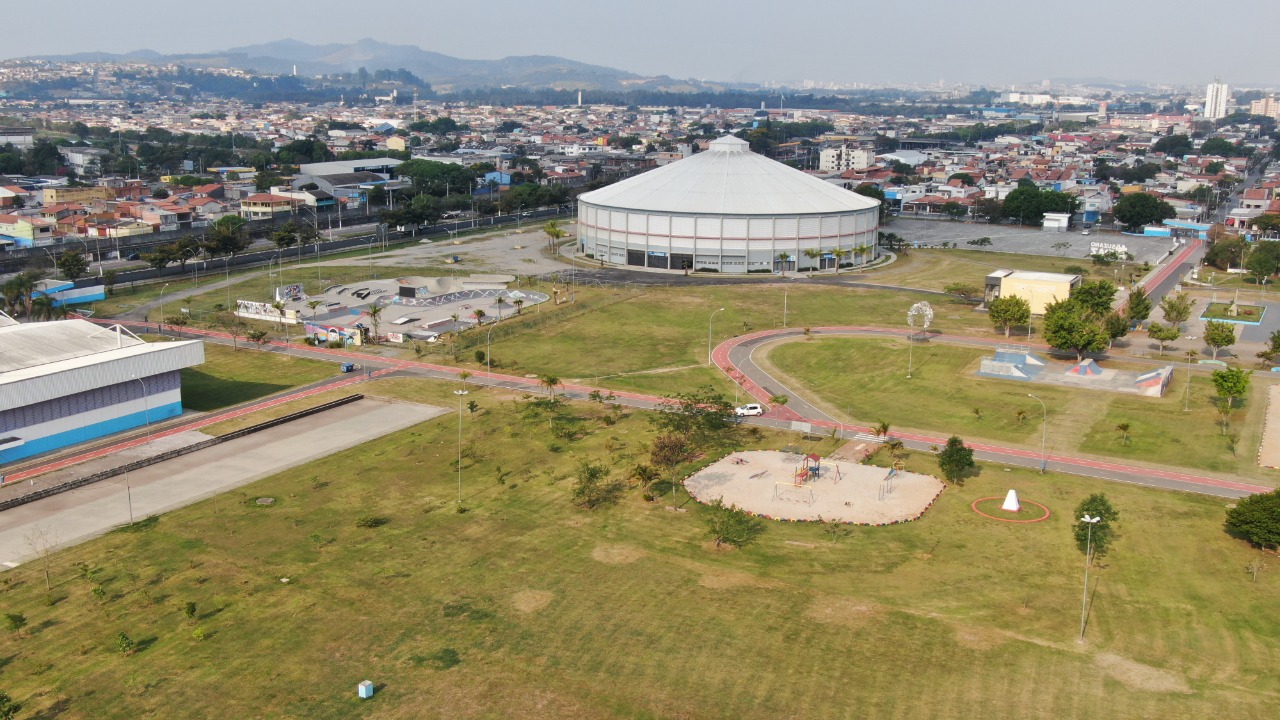 Vista Aérea do Parque Max Feffer em Suzano